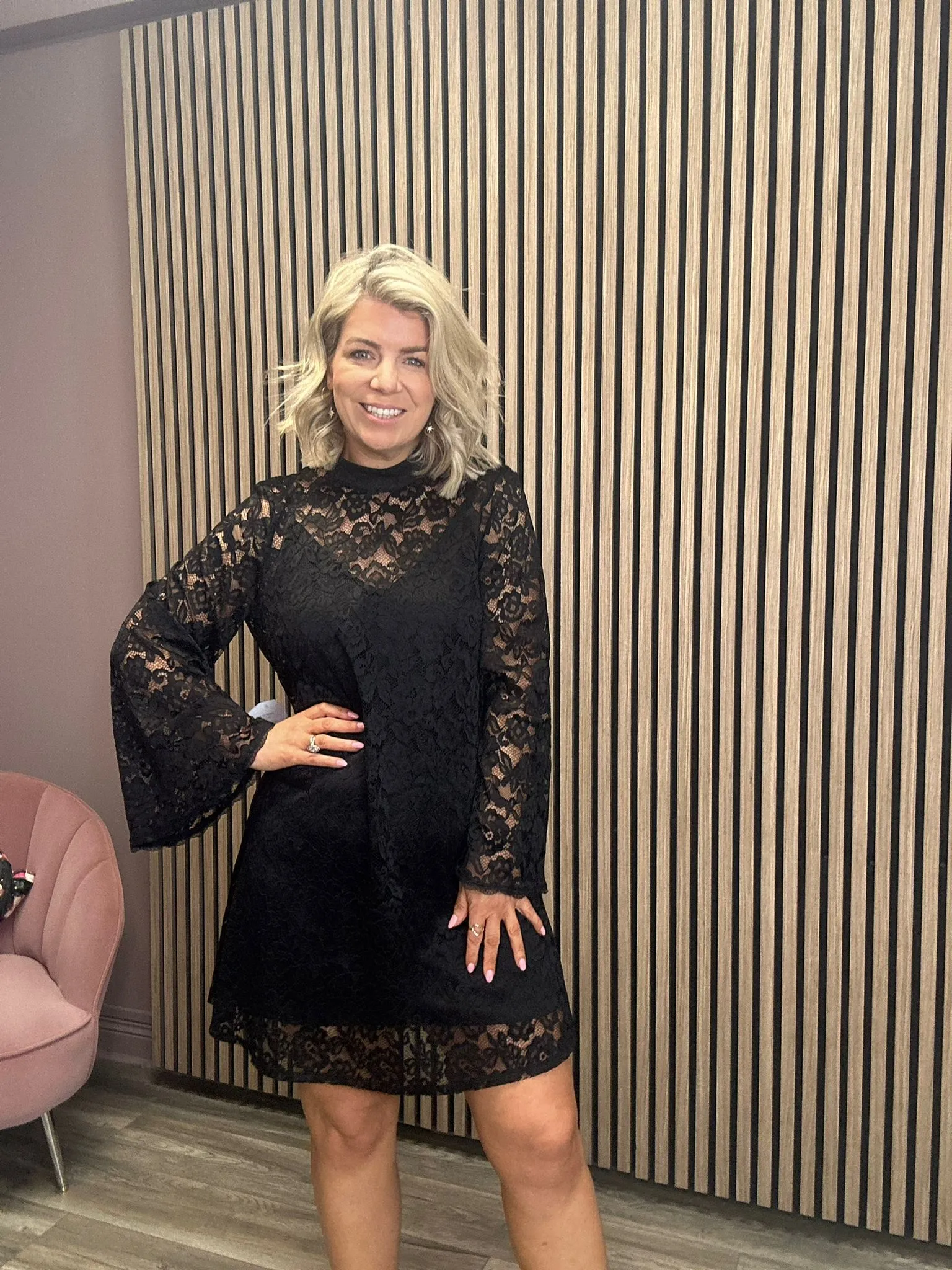 KEELIN LACE MINI DRESS (BLACK)