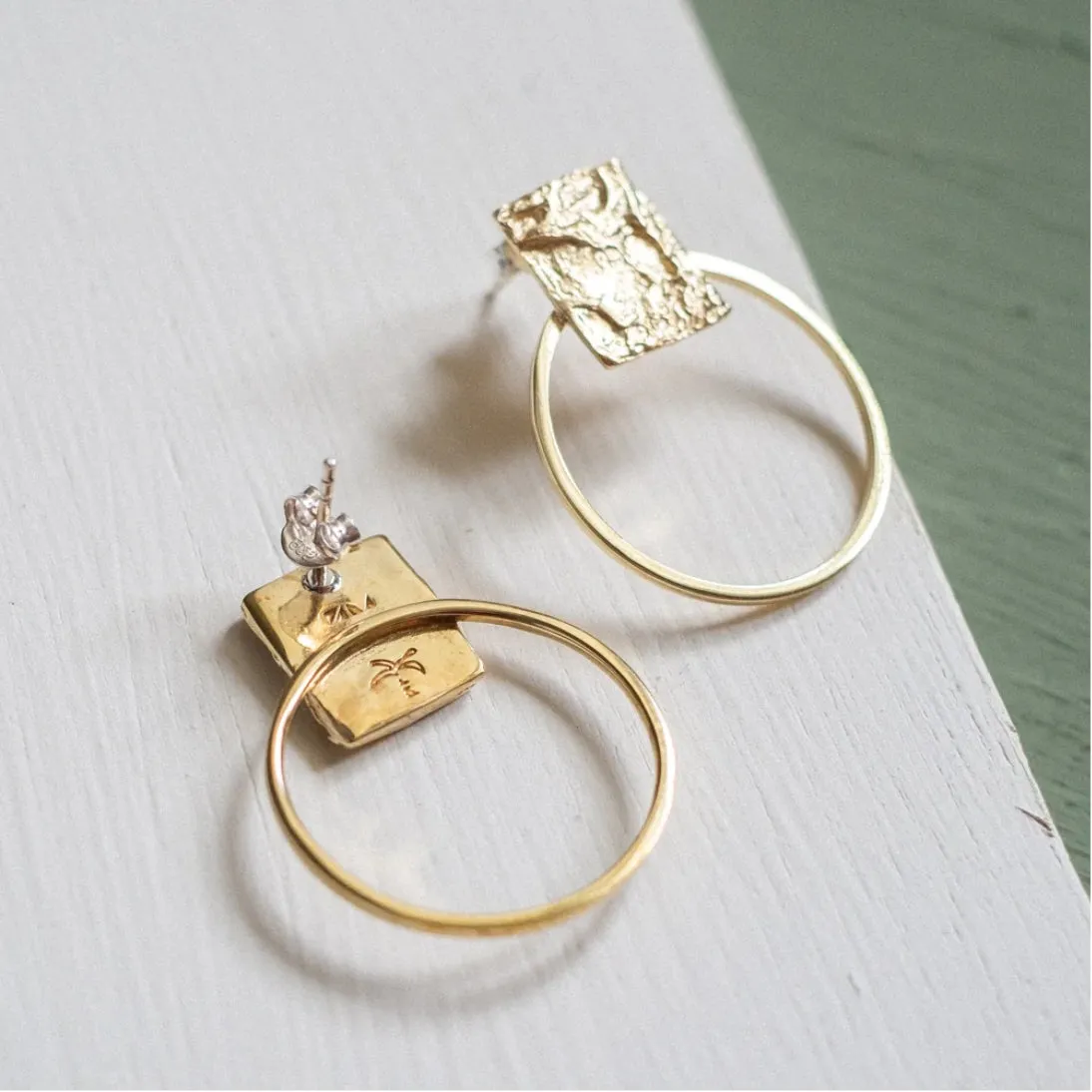 Zoe Morton Wave Hoop Earrings in Gold